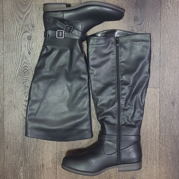 Ladies Boots - Picture 1 of 4